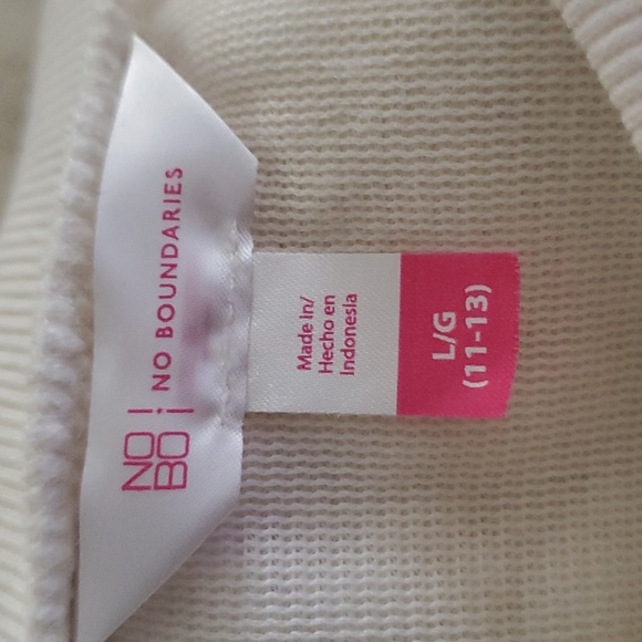 Fuzzy Soft Sweater Size Large - Picture 6 of 7